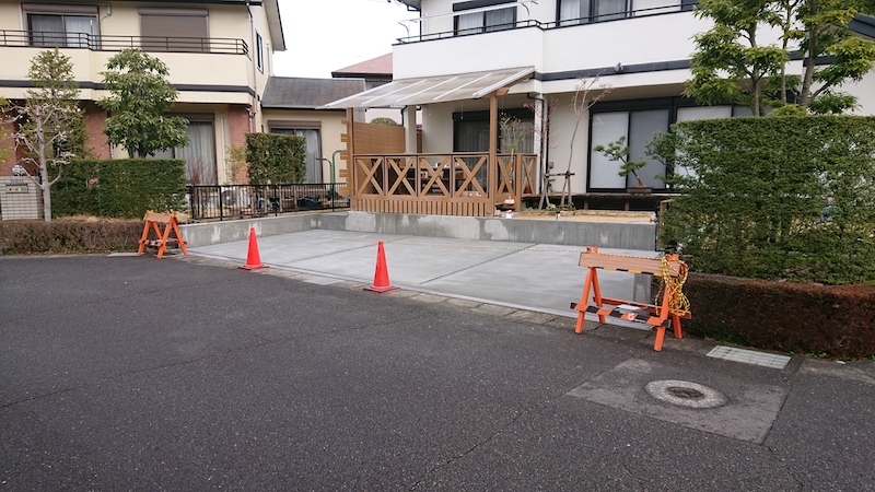 大木を撤去・ウッドデッキ施工